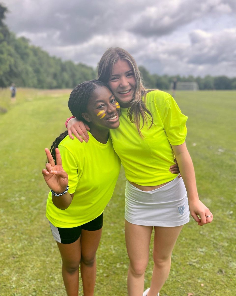 PPC_StMarys's tweet photo. Our fabulous St Mary’s boarders getting stuck in at Sports Day - smiles all round! We love to see it girls! 🏅🏃🏼‍♀️#PPCboarding #boardingbrilliance https://t.co/jtfCcyykKN