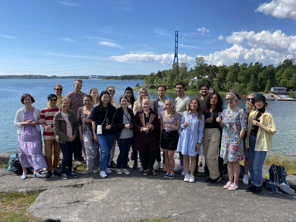 HRUH hematology (@hruh_research) on Twitter photo Post-doc positions open (wet-lab scientist and bioinformatician). Join our team to discover individual resistance and response mechanisms to immunotherapies jobs.helsinki.fi/job/Postdoctor…
jobs.helsinki.fi/job/Bioinforma…
<a href="/HelsinkiUniMed/">Medicine and Health, University of Helsinki</a> <a href="/iCAN_Finland/">iCAN - Digital Precision Cancer Medicine</a> <a href="/TRIMMprogram/">Translational Immunology Research Program (TRIMM)</a> Post-doc positions open (wet-lab scientist and bioinformatician). Join our team to discover individual resistance and response mechanisms to immunotherapies jobs.helsinki.fi/job/Postdoctor…
jobs.helsinki.fi/job/Bioinforma…
<a href="/HelsinkiUniMed/">Medicine and Health, University of Helsinki</a> <a href="/iCAN_Finland/">iCAN - Digital Precision Cancer Medicine</a> <a href="/TRIMMprogram/">Translational Immunology Research Program (TRIMM)</a>
