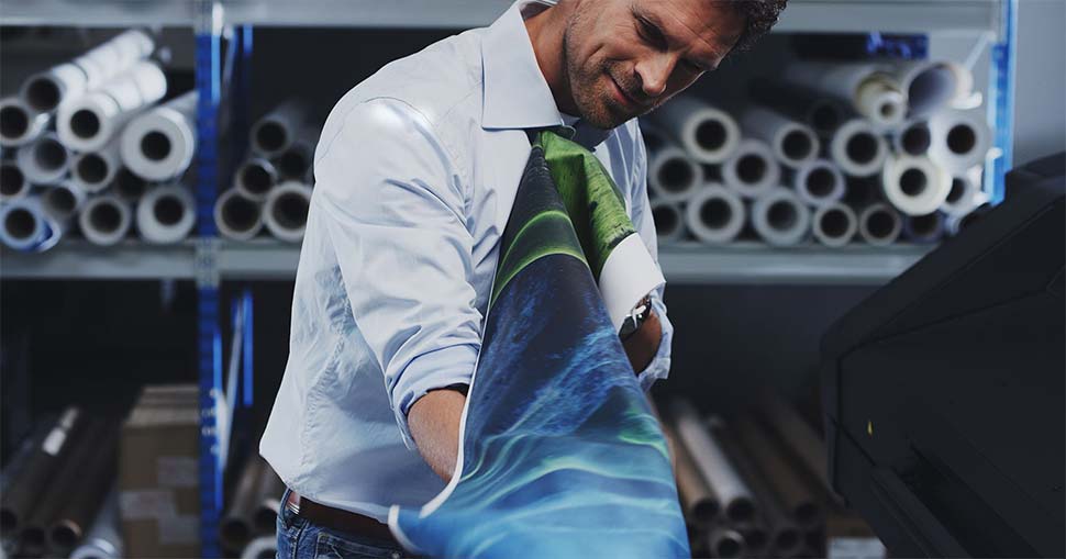 LFRnews's tweet photo. .@HPGraphicArts analyse les raisons pour lesquelles l'industrie de l'impression a besoin de l'atout du développement durable
https://t.co/tnwfXY1ilQ
#HP #impressionnumerique #impressiongrandformat #signalétique https://t.co/RkRSwwTX9y