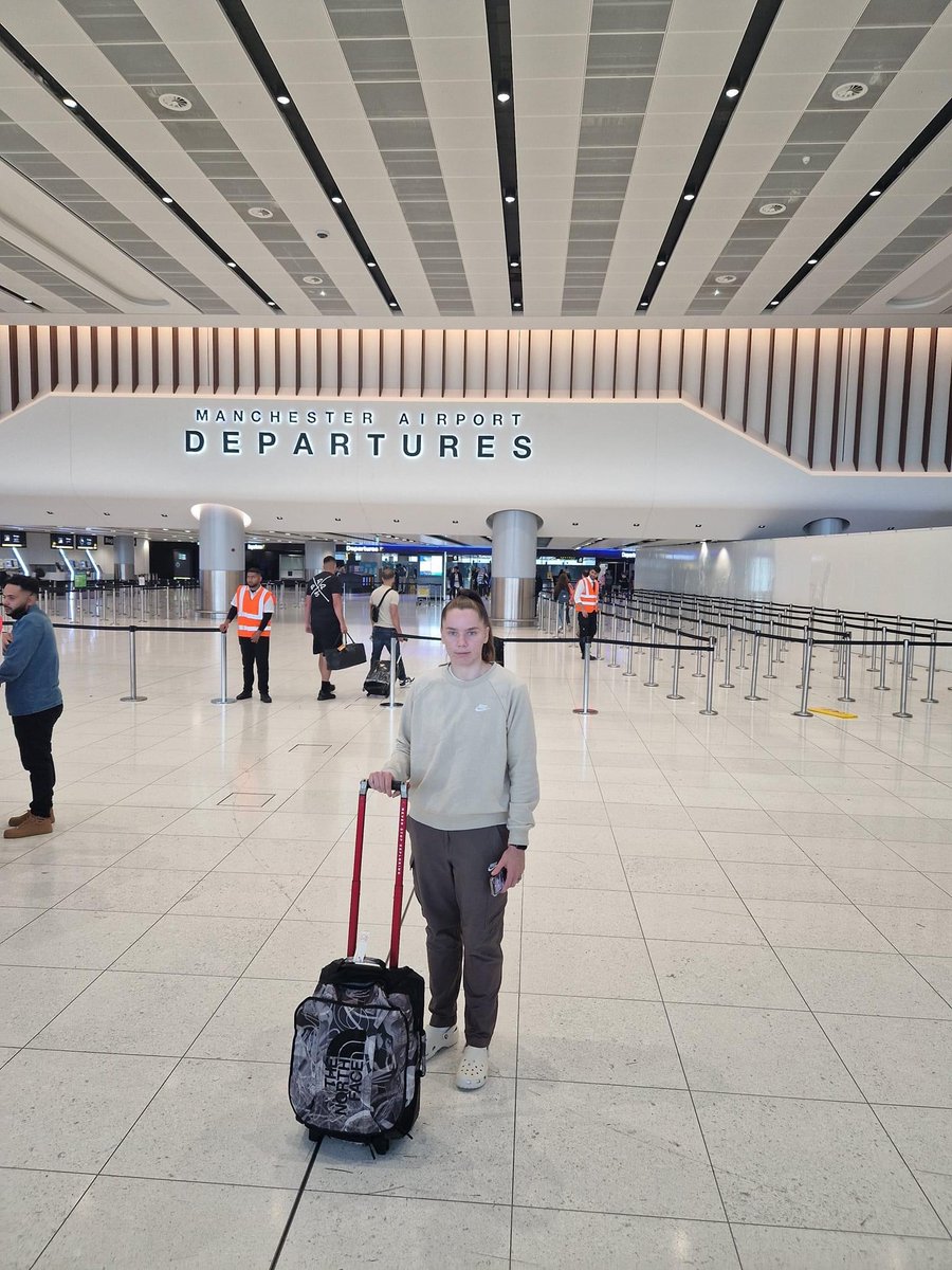 ✈️ | 𝙎𝙖𝙛𝙚 𝙏𝙧𝙖𝙫𝙚𝙡𝙨 𝙖𝙣𝙙 𝙂𝙤𝙤𝙙 𝙇𝙪𝙘𝙠

A huge good luck to SRUSA client Sacha Millward🇬🇧 as she heads off to start her student athlete journey today.

The goal scoring centre forward heads to Life University in Georgia.

All the best Sacha!

#ClassOf2022

🇬🇧⚽️🇺🇸📚