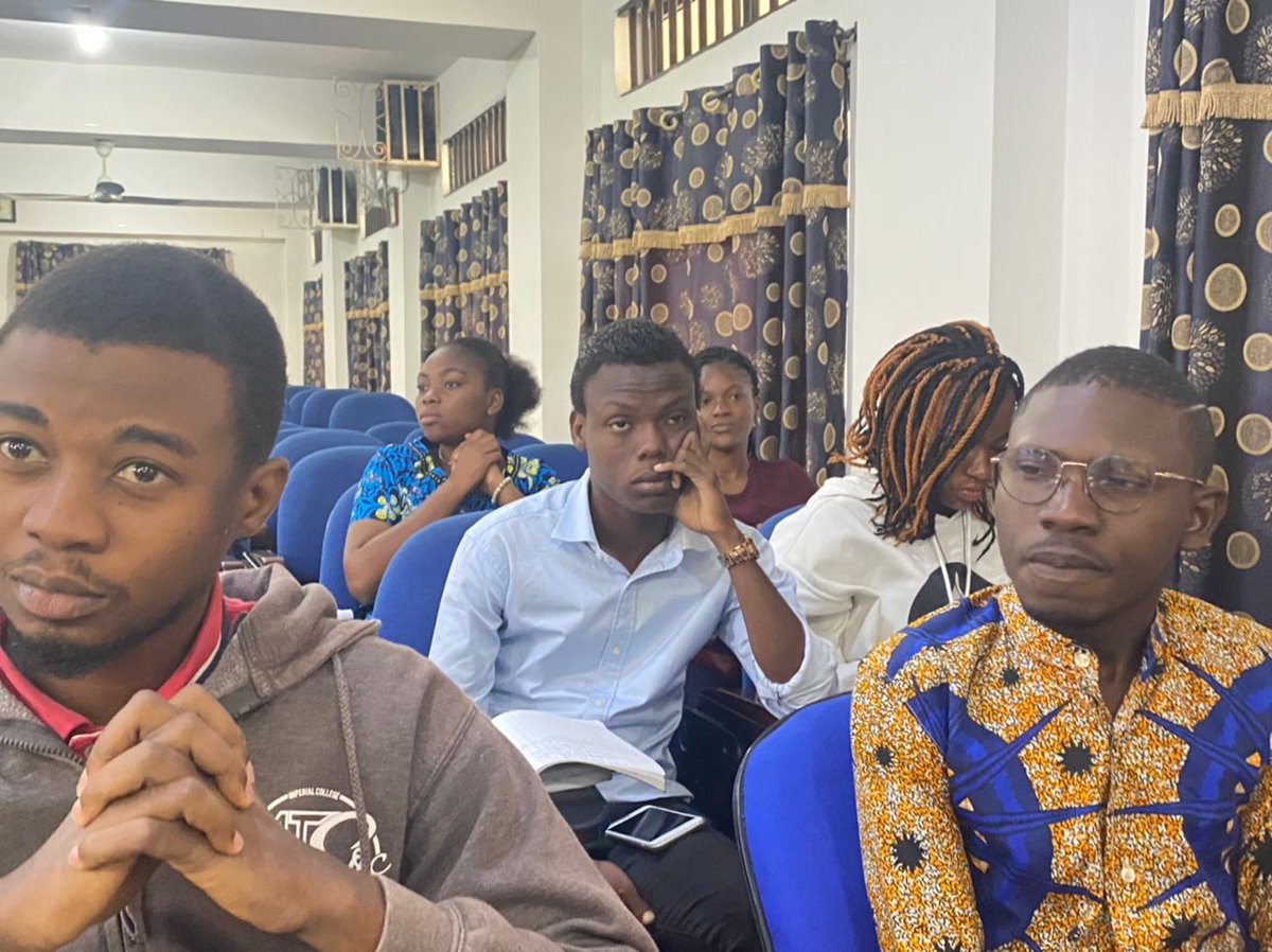 DouriyathDansou's tweet photo. Je participe en ce jour avec les autres volontaires de @ViaMe8 au chant d'oiseaux à une formation sur le #Factchecking organisée par @unfpa_benin en collaboration avec @oms_benin. @EmmanuelGanse notre formateur.
@CyrilleKouliho @janveille @FawazIssa13 @AttadedjiHabib https://t.co/dBUc4TmaF0