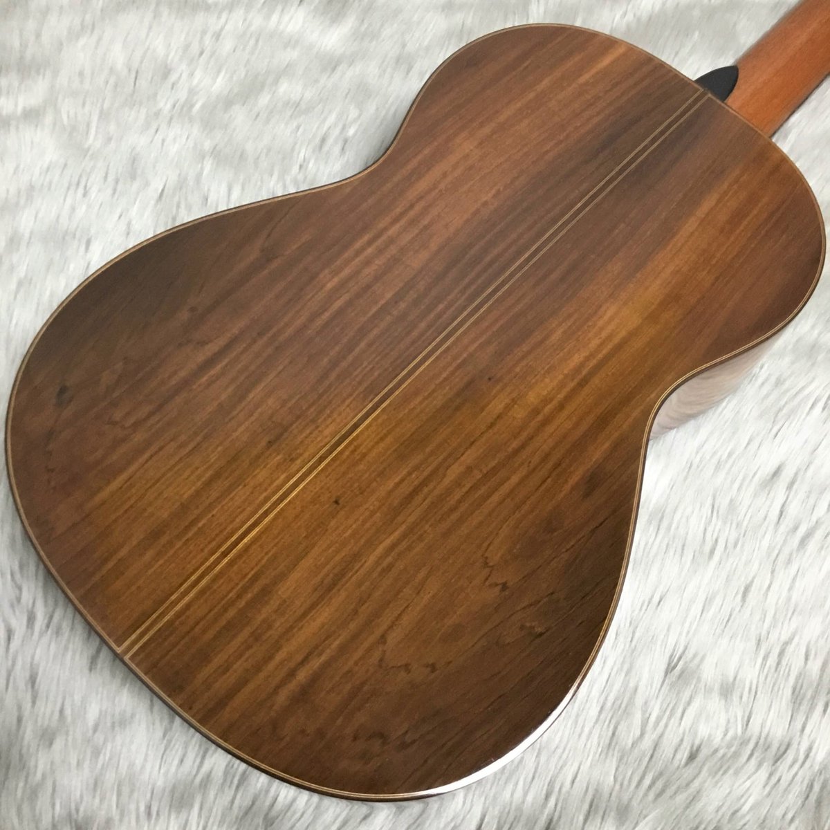 shima_kinshicho's tweet photo. 【中古ギター入荷情報】
■Kenneth Hill
2007年製 松/ローズ 650mm
アメリカの製作家 #ケネスヒル のトーレスモデルが入荷しました✨
2007年製ですが、目立った傷が無く大変綺麗な個体です😉
小振りなボディで演奏性も抜群👍
詳細はコチラから👇
https://t.co/5TgwA6sSI3
#KennethHill
#トーレス https://t.co/4JsQZB6Z20