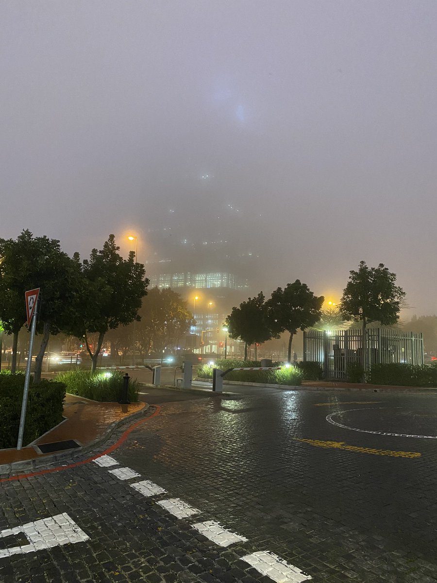 cjaltin's tweet photo. #CapeTown winter mornings 🥶 https://t.co/qx8fzyV7go