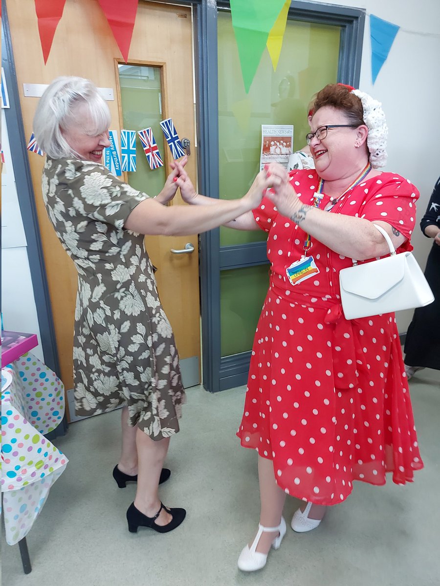 The Big NHS tea party best dressed area was won by the medical secretaries. They decorated, danced, poured tea and dressed in 1940s style #fabulous @juliedgardner @fertigsimon1 @mwrachelcarter