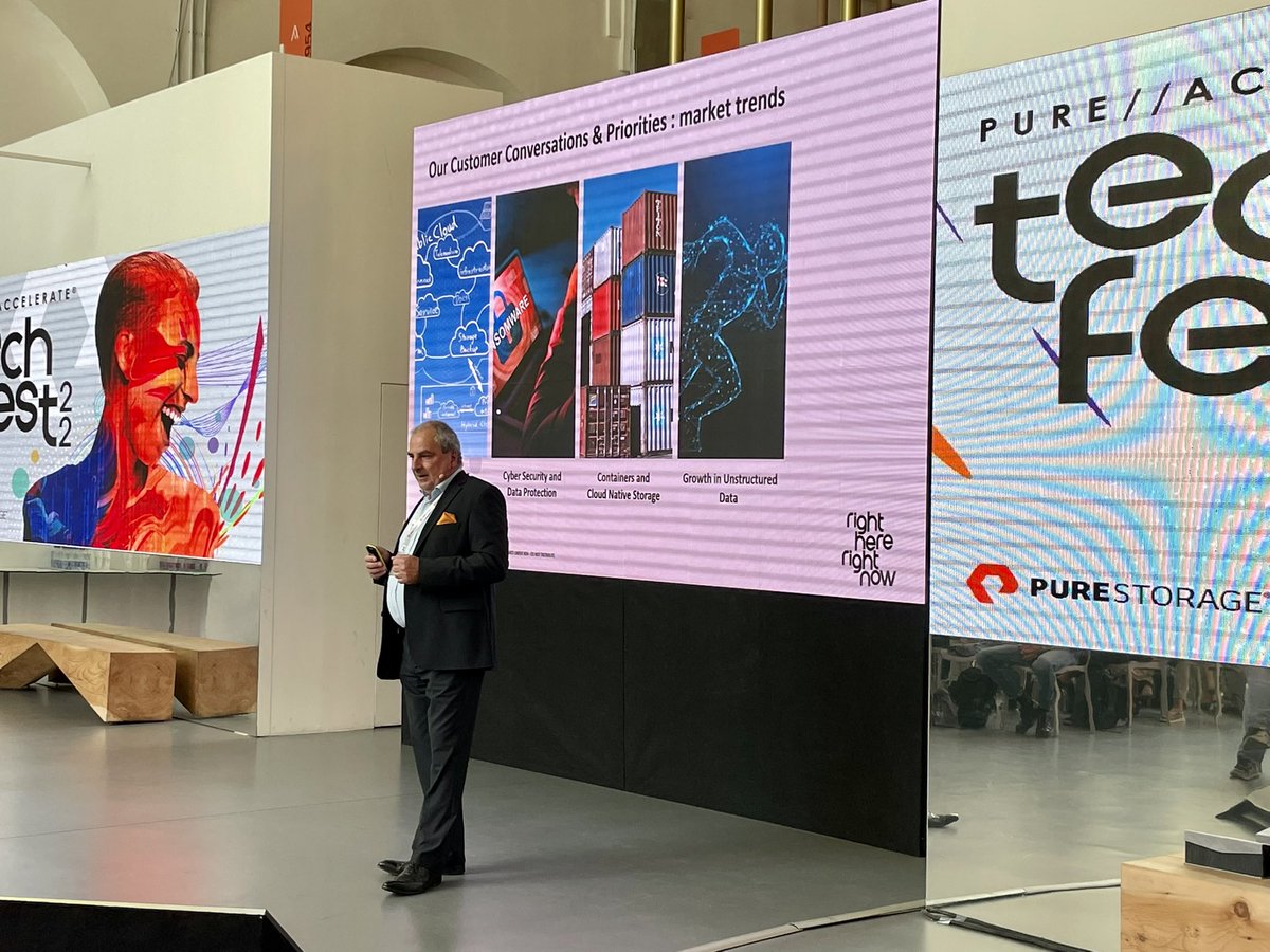 We’re rocking the stage already here in Milan! <a href="/PurePartners/">PurePartners</a> <a href="/PureStorageIT/">PureStorageIT</a> @VincentPommier <a href="/annaglau91/">Annagrazia Lauro</a> <a href="/PureStorage/">Everpuredata</a> #PureAccelerate