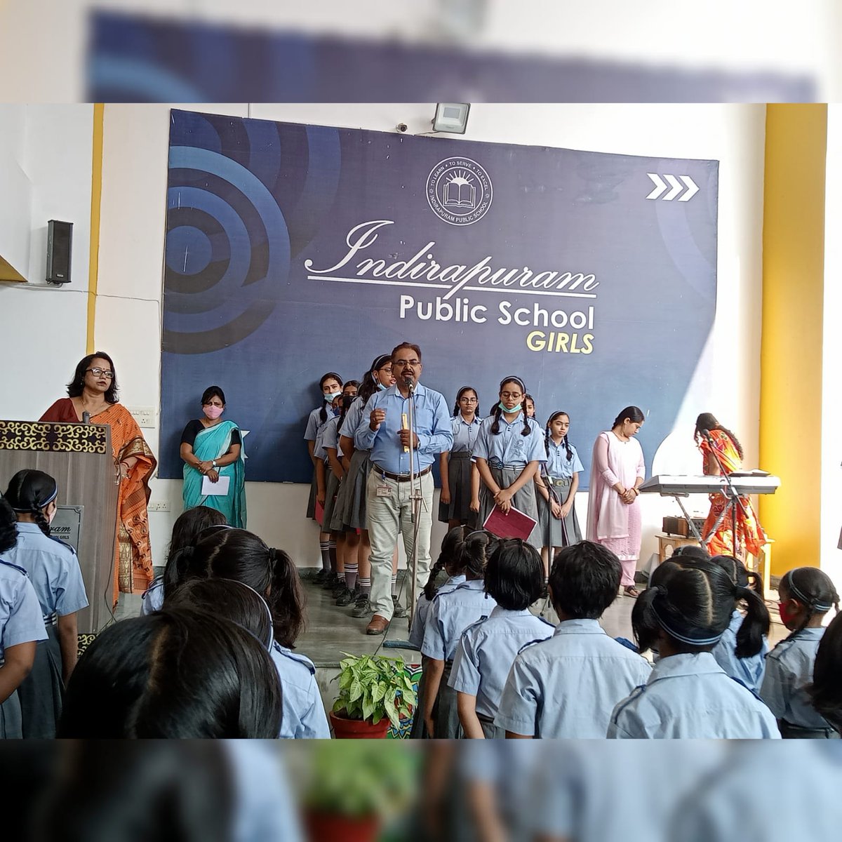 "Life is never so busy that there is no time to serve "

 HelpAge India is dedicated to help people develop the virtues of kindness and empathy by teaching them to care for the elderly. 
#publicspeaking #activity #IndirapuramSchools #ipsgirlsrock