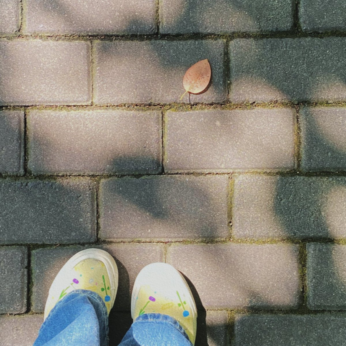 Vantenaa's tweet photo. light💜 https://t.co/Y4jiXQM6F0