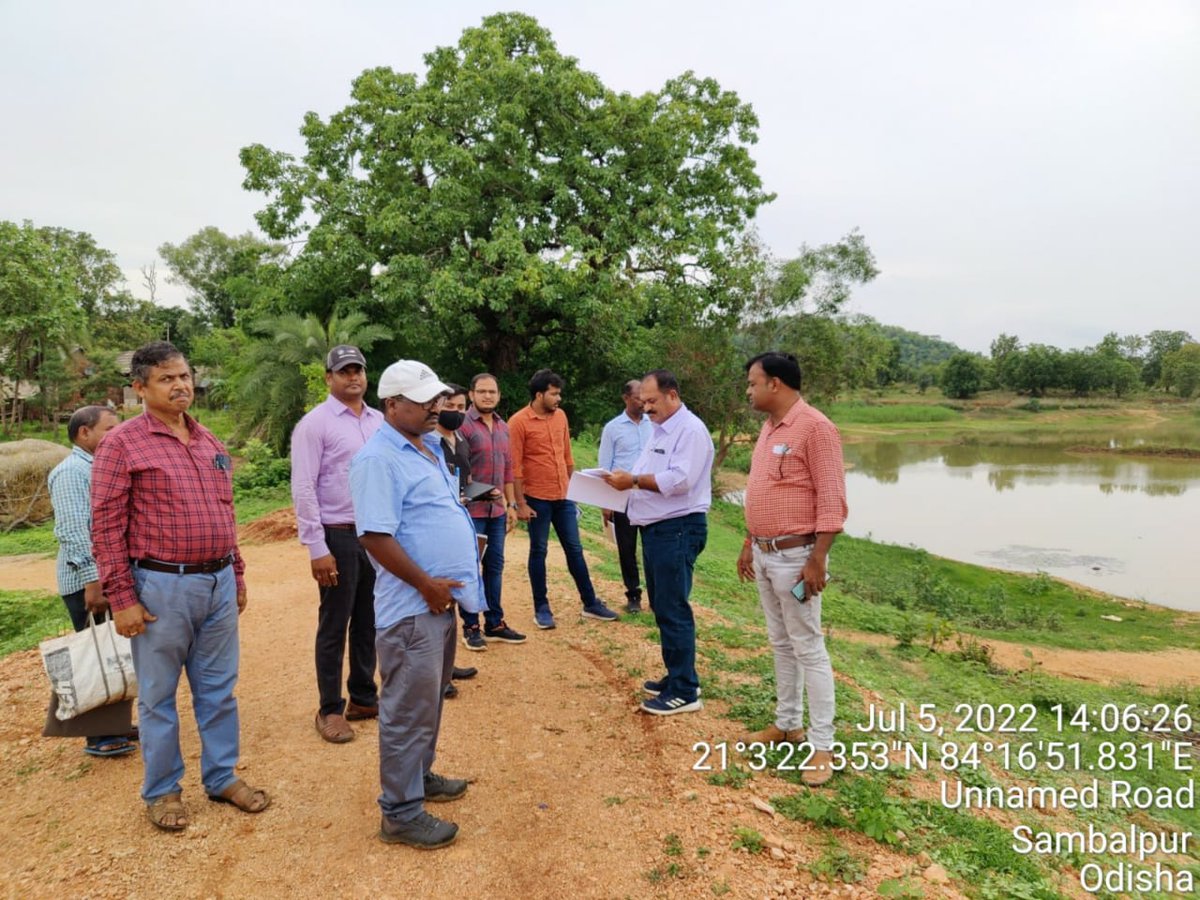 GcfOdisha's tweet photo. Visit of GCF Evaluation team to Civil work of Barbank MIP under GCF at Barbank, Block: Rerakhol, Dist: Sambalpur in presence of SDOs &amp; AEs MI Division Sambalpur. Team also interacted with water users (villagers) of MIP. 
@MI_DOWR_Odisha @OdishaWater https://t.co/hxjZVo90Qq