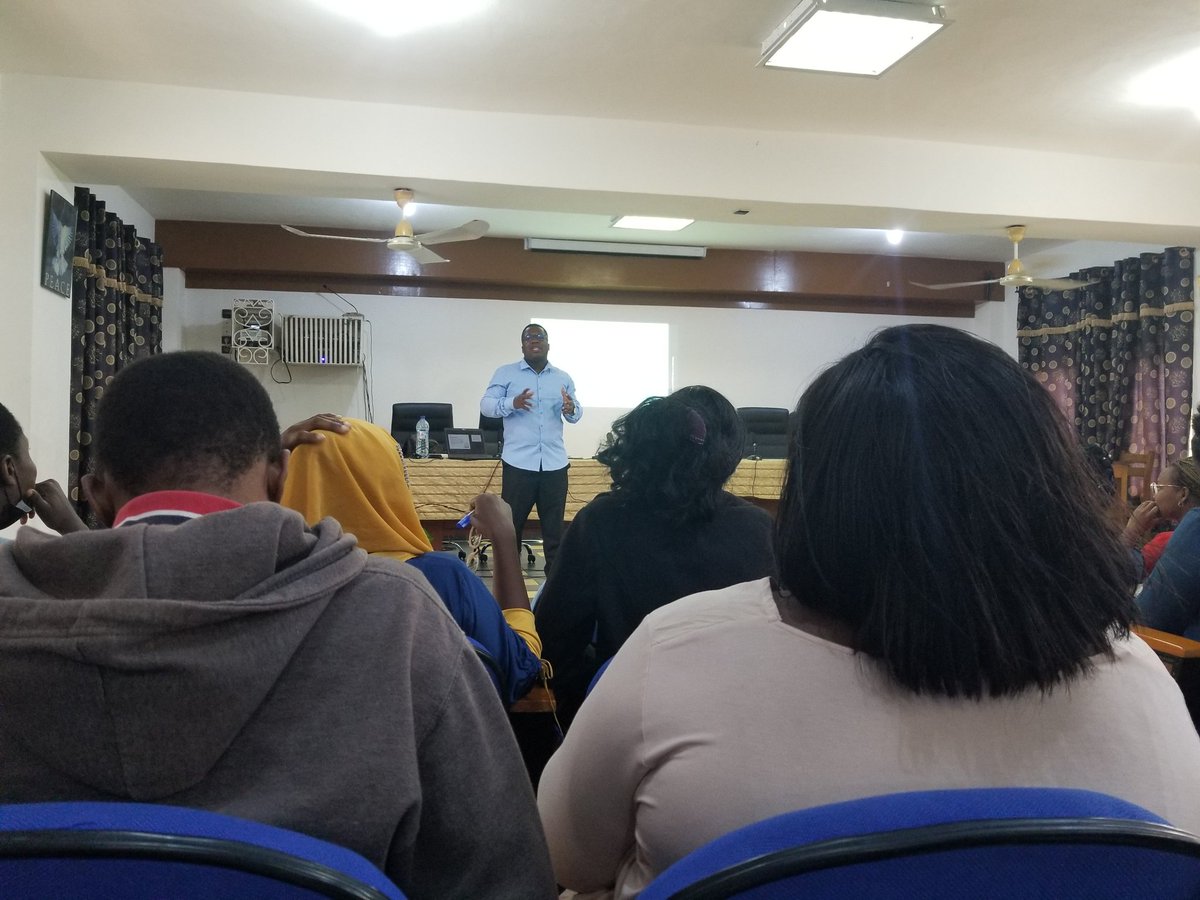 JaakKoukponou's tweet photo. Formation sur le #FackCheking 
 Lutte contre les infodemie pour favoriser la bonne information sur tout ce qui a à trait à la COVID
@JVSAssociation
@unfpa_benin 
@EmmanuelGanse https://t.co/vy5kYhRBrr