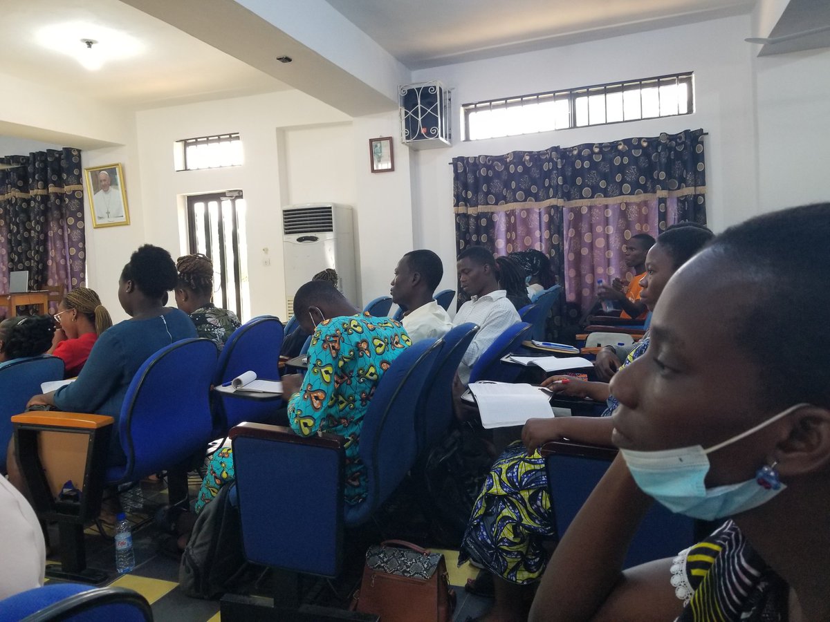 JaakKoukponou's tweet photo. Formation sur le #FackCheking 
 Lutte contre les infodemie pour favoriser la bonne information sur tout ce qui a à trait à la COVID
@JVSAssociation
@unfpa_benin 
@EmmanuelGanse https://t.co/vy5kYhRBrr