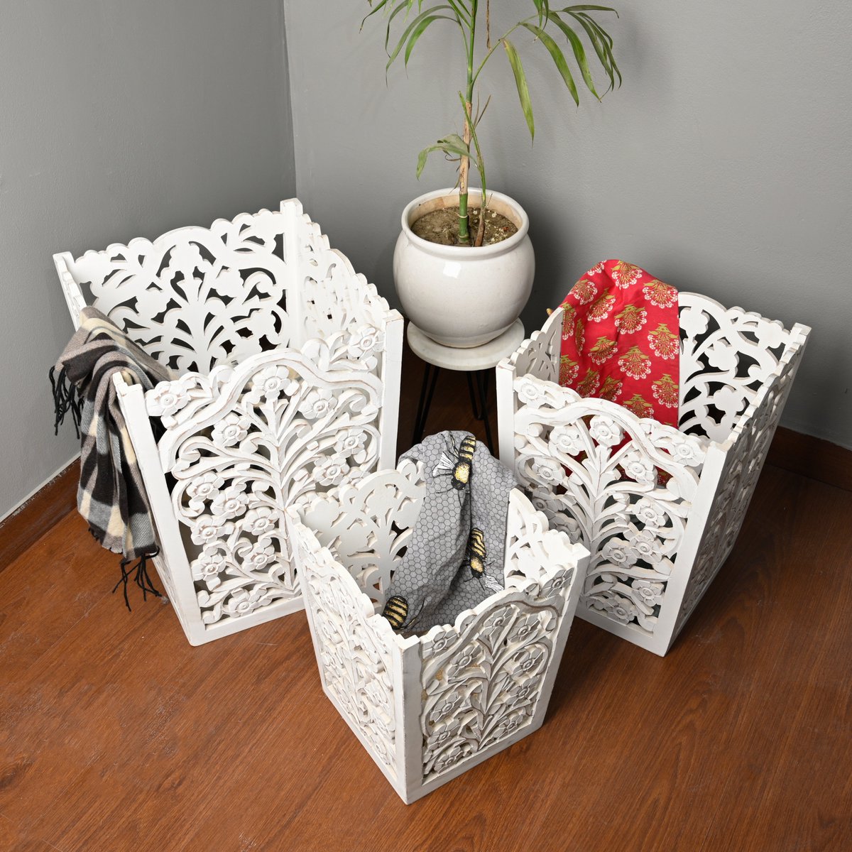 CasaDecorIndia's tweet photo. @CasaDecorIndia presents a #wooden laundry basket set that really doesn't look like a #laundrybasket with enough #storage that allows you to wait till the #weekend to do your cleaning chores.
#laundrybasket #baket #laundrybaskets #handcrafted #madeinindia #casadecorindia https://t.co/TRsxaNFTjz