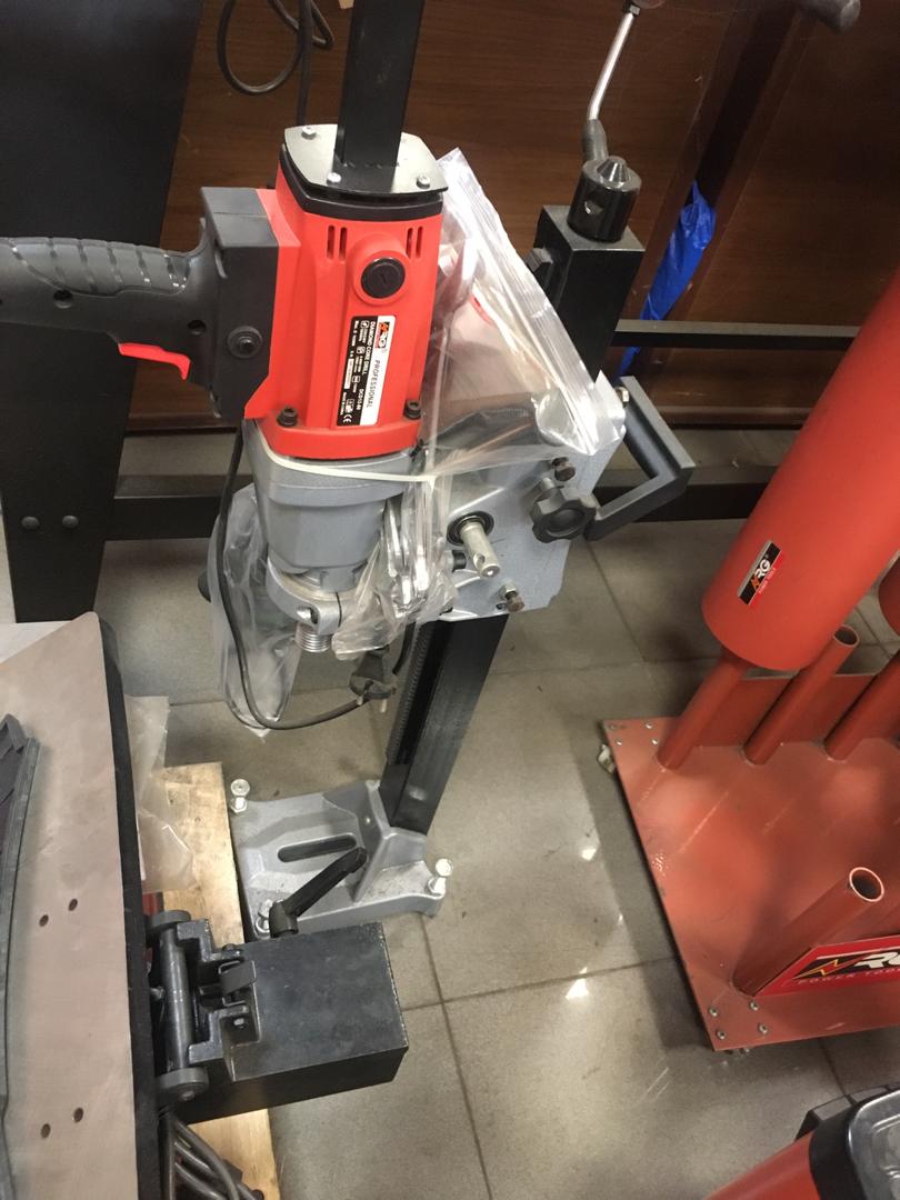 __klenam's tweet photo. This is a coring machine, it can core through any surface blocks/bricks, concrete( reinforced and mass) and any other sand Crete or cement surfaces.
#Engineersclub https://t.co/OhbQfy9Wm5