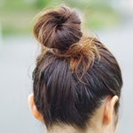 お団子の中からクワガタが!女性のお団子頭は、絶好の虫の隠れ家かも？!