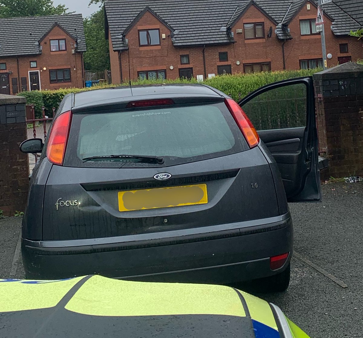 gmptraffic's tweet photo. This vehicle was passing Police HQ when it’s exhaust decided to start blowing and smoking. Vehicle was in trade and had no current keeper. Vehicle stopped by #ME41 and driver found to have no insurance. Driver reported and vehicle seized #165 @DriveInsured @NWmwaypolice https://t.co/jOF7VIzazO