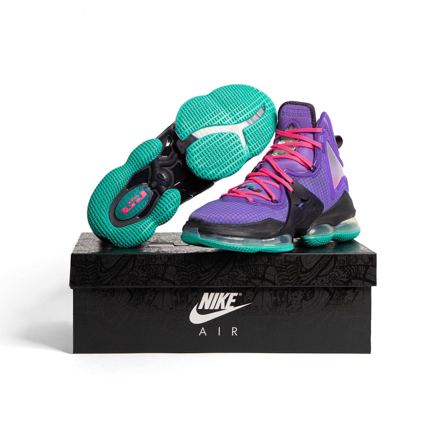 Comedia de enredo arroz pastel Basket Country on Twitter: "NIKE LEBRON XIX "PURPLE TEAL" Nos llegan las  "Purple Teal" de la gama Lebron XIX, unas sneakers inspiradas en el amor de  Lebron James por la música. ¡Ya