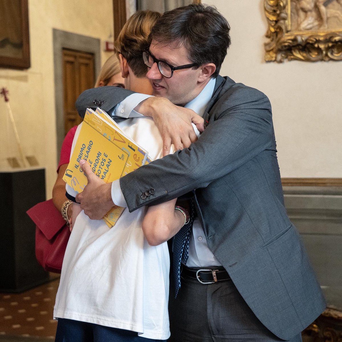 DarioNardella's tweet photo. Conoscete le Sindromi di #Sotos e #Malan?
Sono sindromi rare di cui ancora sappiamo troppo poco. Comportano ritardo psico-motorio, del linguaggio e disabilità intellettiva. Insieme a @assigulliver e a questi splendidi bambini vogliamo sensibilizzare con questo piccolo glossario. https://t.co/923KFykdl4