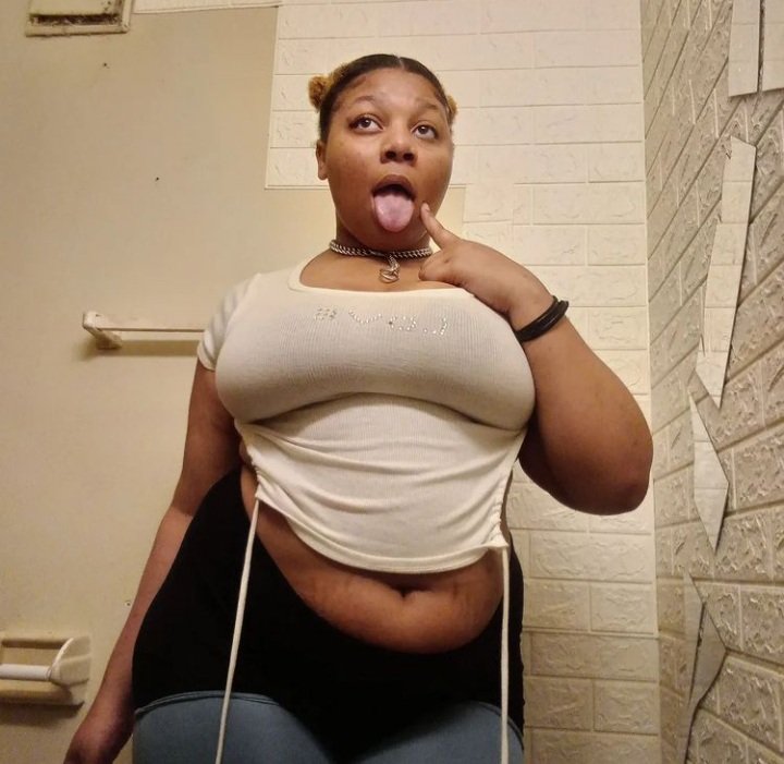 thefakeroseme's tweet photo. #ebonyfindom #ebonygoddess #horny https://t.co/l2UcWpVRyZ