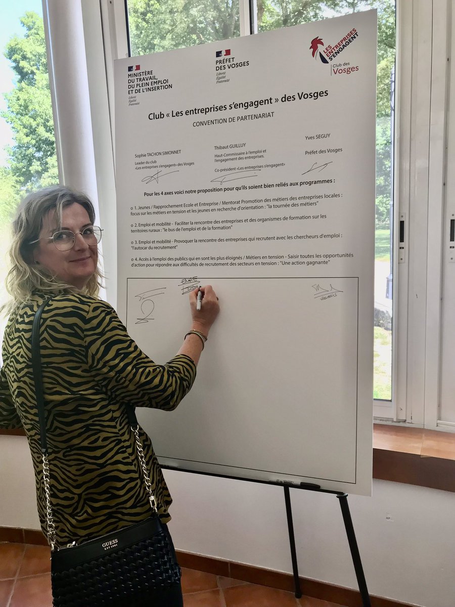 Valoriser les métiers qui recrutent, faciliter la mise en relation demandeurs d’emploi / entreprises : C’est la vocation du Club Vosges Les entreprises s’engagent. 220 adhérents signent une charte avec <a href="/Prefet88/">Préfète des Vosges 🇫🇷🇪🇺</a> et le Ministère du Travail. <a href="/ThibautGuilluy/">Thibaut Guilluy</a> <a href="/christellebrid1/">Christelle Bridey</a> #iliha