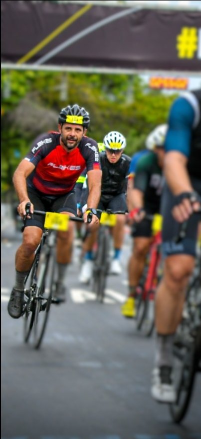 Daniel_Sard13's tweet image. Aquela conferida de rabo de olho pra ver se a voz de incentivo vinha mesmo do Gregário Master @ltbittar ! 
Vai Daniel,  vai Daniel!!!  

Obrigado meu amigo!!! 

#letaperio #flbikes #swiftcarbon #gregariocycling #ciclismo #ciclismobrasil #RiodeJaneiro #roadbikes