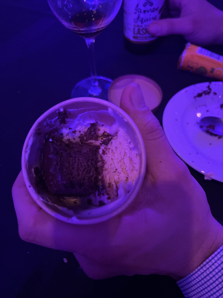 How we should eat icecream and chocolate cake during RACI Congress 2022 according to <a href="/Nate_PolySci/">Nathan Boase</a> #RACI2022