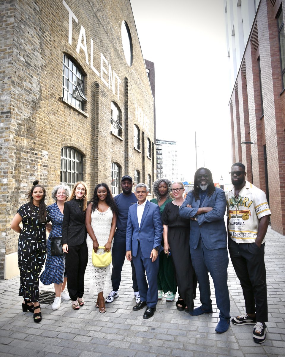 udmusicldn's tweet photo. We would not be opening the #TalentHouse were it not for our incredible board of trustees led by @Voa1234 and dedicated staff team led by our founder & CEO @PamelaMcCormick. Thank you for your vision & tireless leadership over the years to get us to where we are today! https://t.co/uVgzrOw0PE