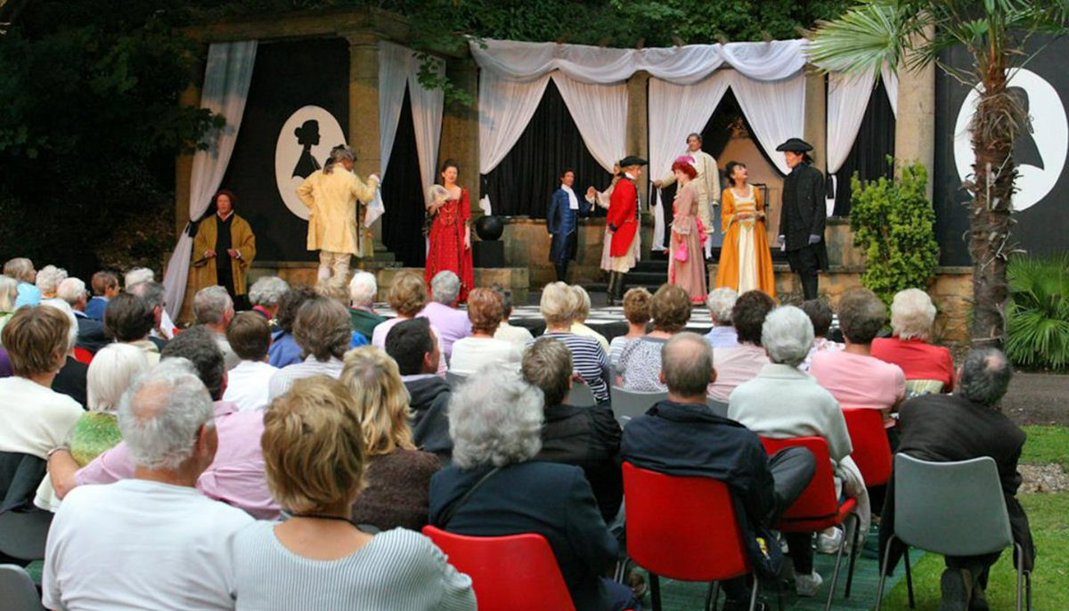 eyesurgery1's tweet image. Shakespeare's play is Much Ado About Nothing will be performed in the beautiful Italian Gardens at Holywell from the 26th July to the 6th August - find out more here: #thingstodooutside #Eastbourne ow.ly/bZ0T30slNtJ