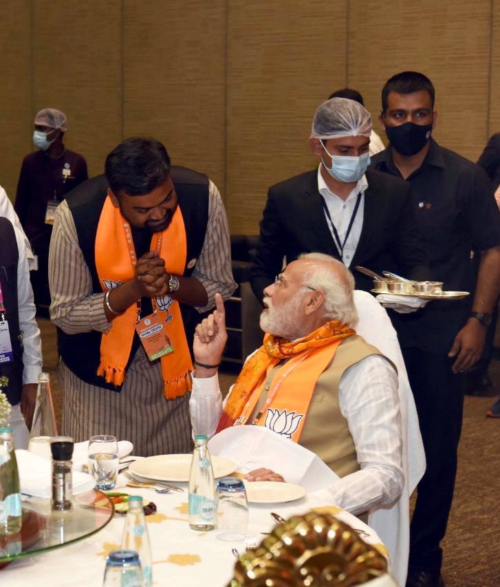 IGuruPrakash's tweet image. My Leader 🙏

The man who has ensured that a woman from the tribal community is succeeding a man from the Dalit samaj in the Rashtrapati Bhawan. 

The man who has made development a mass movement with Sabka Saath, Sabka Vikas, Sabka Vishwas and Sabka Prayas. 

#BJPNECInTelangana