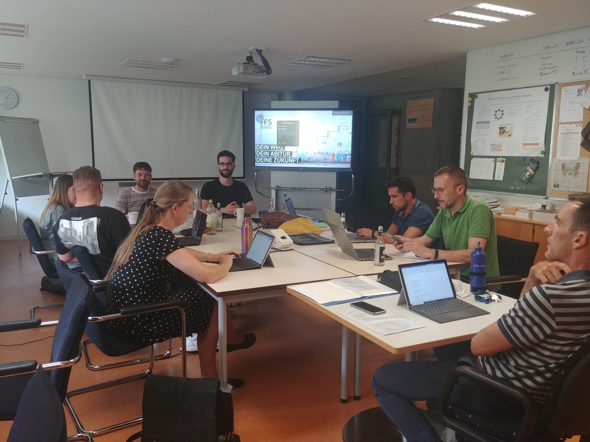 La nostra companya Emma va poder observar i aprendre  com gestionen el seminaris d'estudi amb els estudiants en pràctiques i com es realitzen observacions entre iguals per tal de fomentar la pràctica/observació reflexiva.
#ErasmusPlus 
#mccentresformadors #cete+