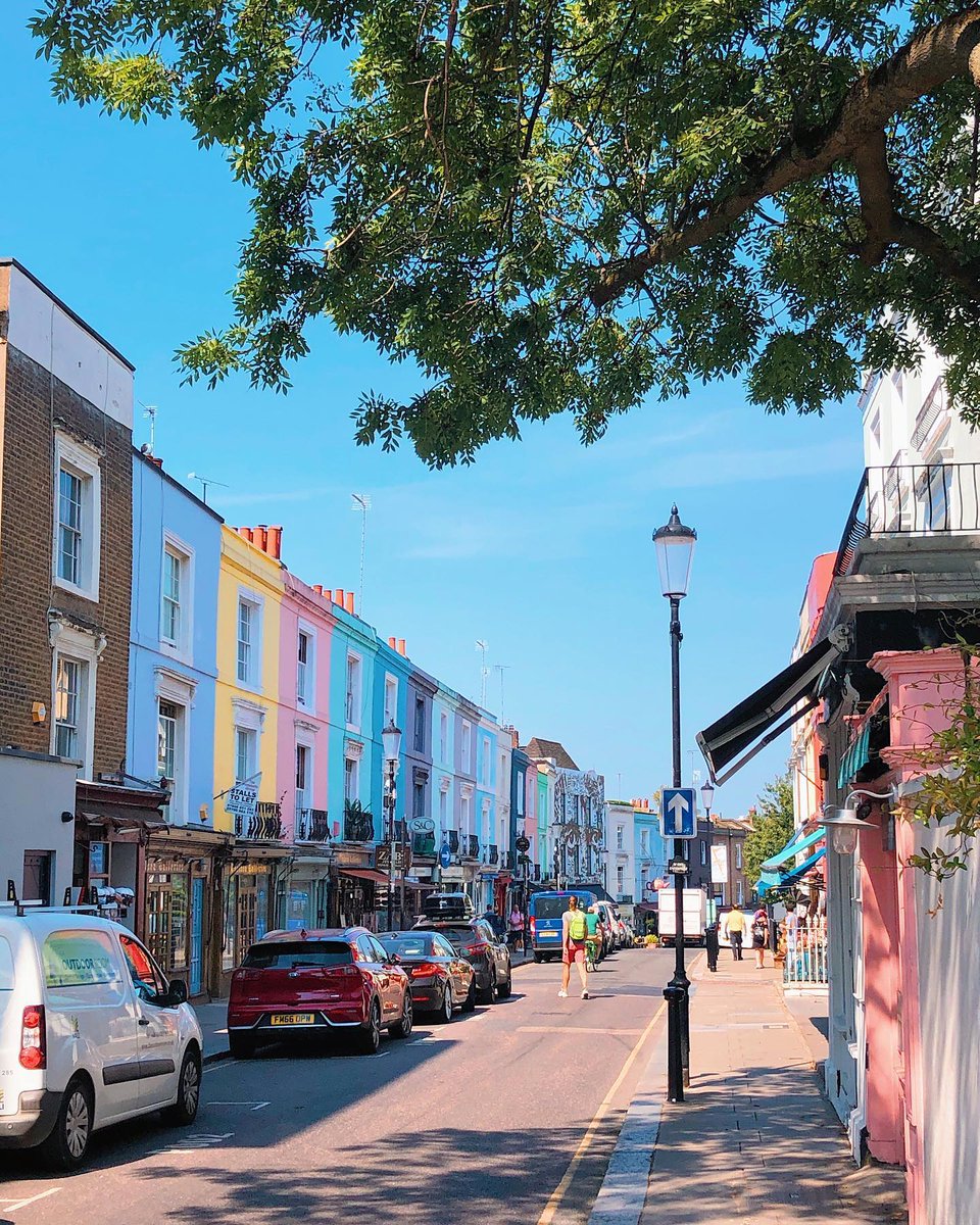 Exploring the beautiful streets of Notting Hill is a must 💙 #LetsDoLondon #VisitLondon [📸@elodie_pmle] bit.ly/3bHQZdq