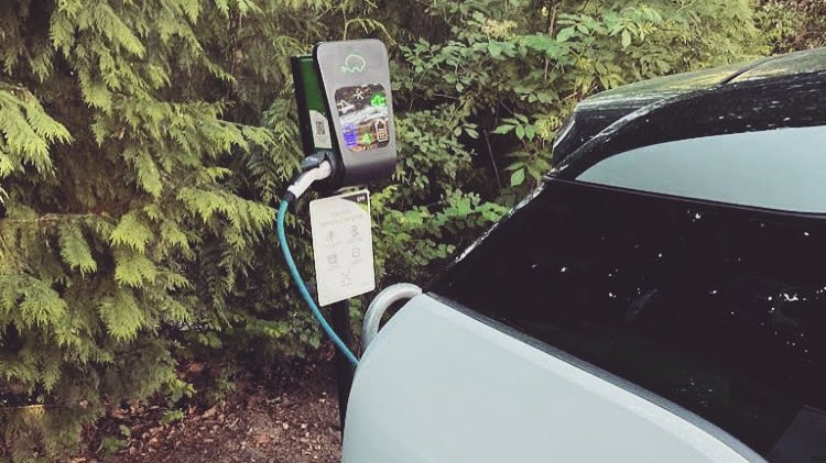 We are super pumped to see our electric car chargers up and running!⚡️⚡️⚡️ 

If you’re staying with us at The Norfolk Mead, we have your electric car covered 👊🏼

#electriccarcharger #norfolkmeadhotel #norfolkmead #innovation #tesla #electriccar #hotelsnorwich #norwichotels