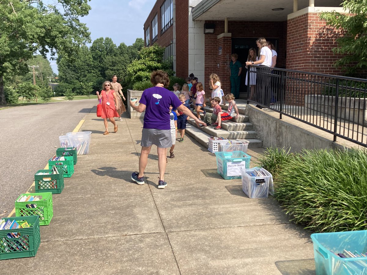 We had such a wonderful time sharing the joy of reading (and delicious popsicles!) with the <a href="/GoochlandGovtVA/">Goochland County, VA</a> community yesterday. Thank you to everyone who helps to make the <a href="/glndschools/">Goochland County Public Schools Schools</a> Bookmobile possible!