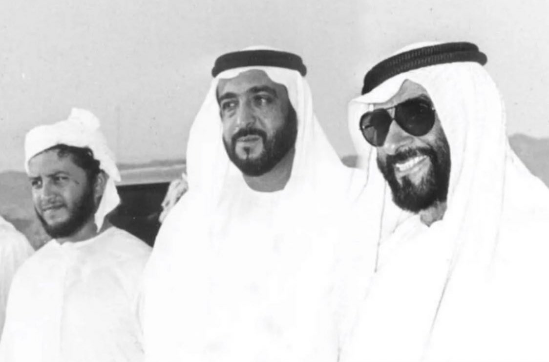ياعسى مراويح السحاب ماتعداكم، تمطر على قبوركم صبح وعشيه