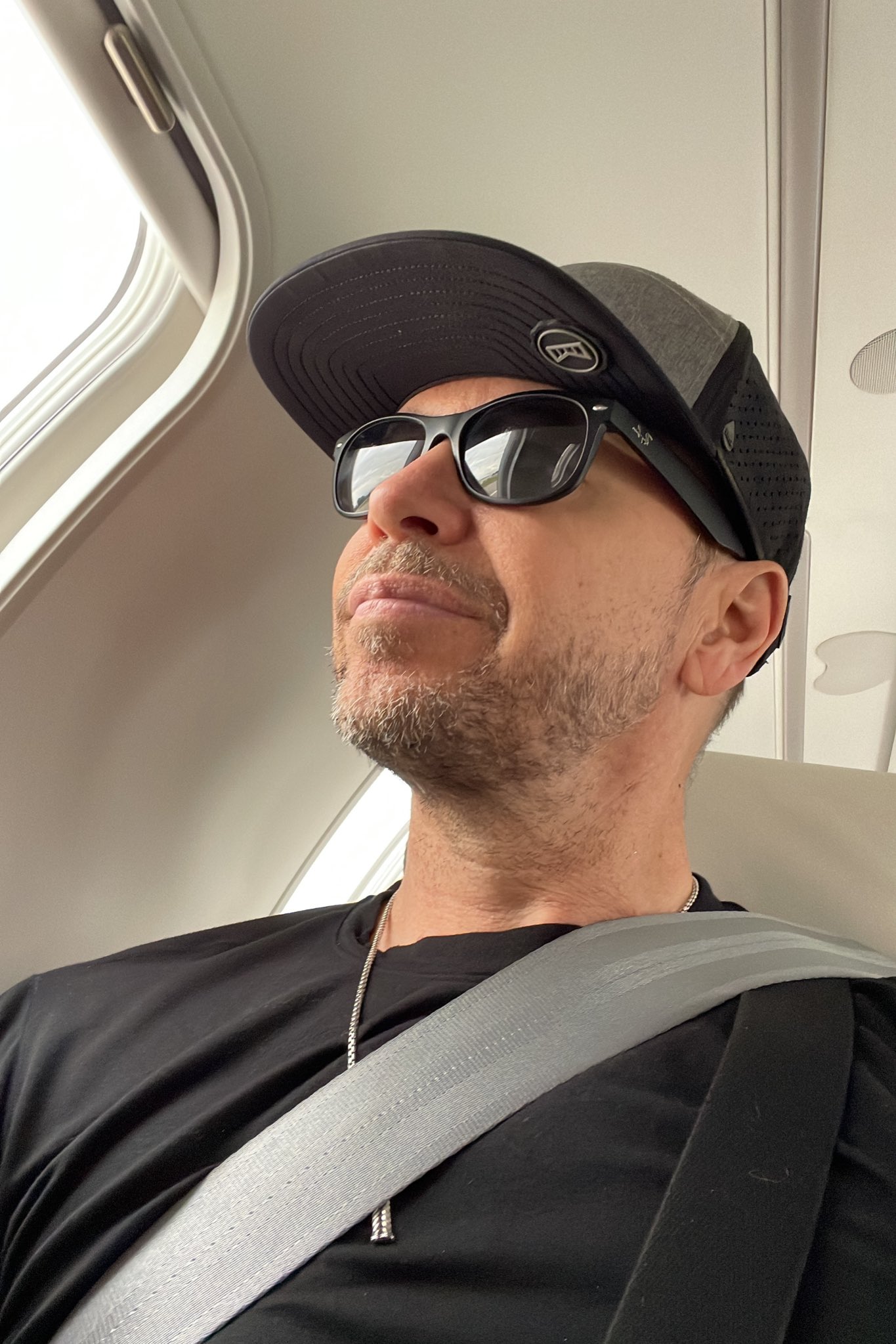 Donnie Wahlberg on Twitter "loveeternal 🤖 ️♾💫 https//t.co/iO1HBRQunm