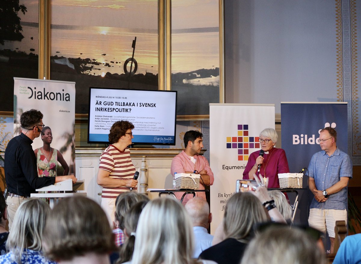 ”Är Gud tillbaka i svensk inrikespolitik?”
Samtal hos <a href="/equmeniakyrkan/">Equmeniakyrkan</a>. 
Gud är inte tillbaka, Gud har aldrig lämnat. Men är vi tillbaka? 
Vi gör klokt i att höja nivån på samtalet om religion för att främja religioners goda bidrag och konfrontera det skadliga!
#svpol #almedalen