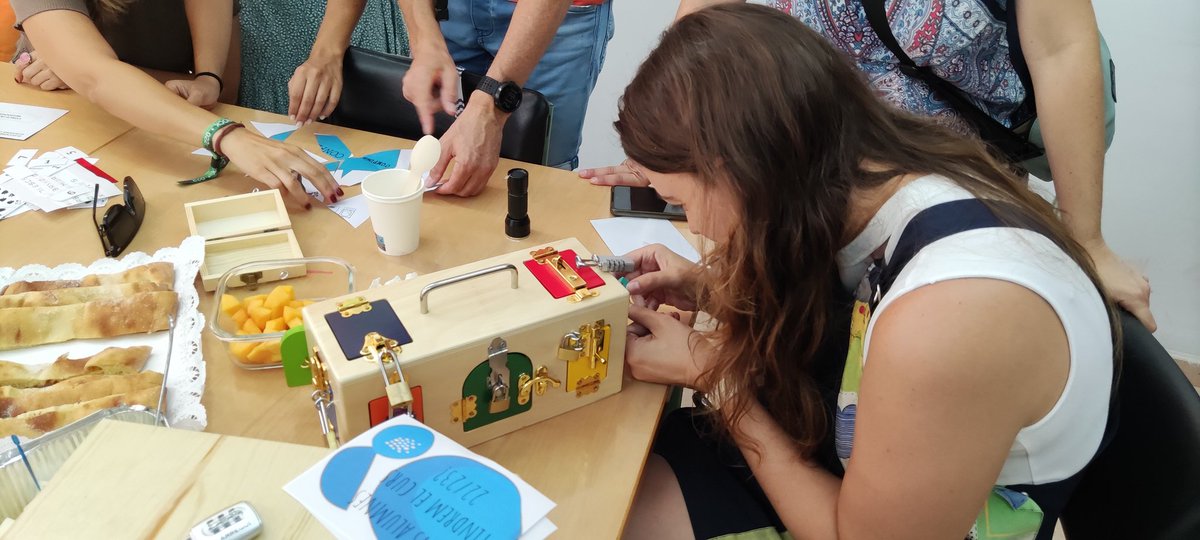 EscolaSaavedra's tweet photo. Començar el nou curs amb un #EscapeRoom a la sala de mestres. Així ens posem en marxa.
@aliancesmagnet @etseURV @MAMTarragona #ElSaavedraestàdemoda #creixalSaavedra #connectatalfutur @crptgn https://t.co/SDWedIfGLd