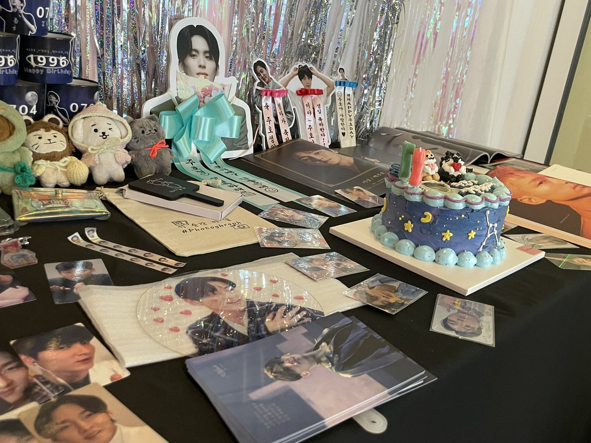 VrewC's tweet photo. SF9 주호님의 생일 이벤트가 마무리되었습니다!
주호님께서 연극, 드라마 등의 스케쥴로 바쁘신만큼 판타지분들도 바쁘실텐데 많이 방문해주셔서 감사합니다 🙇‍♀️

#주호로_시작되는_판타지의_여름
#주호_생일과_함께하는_오늘이라서 https://t.co/pNSJRmo8JN