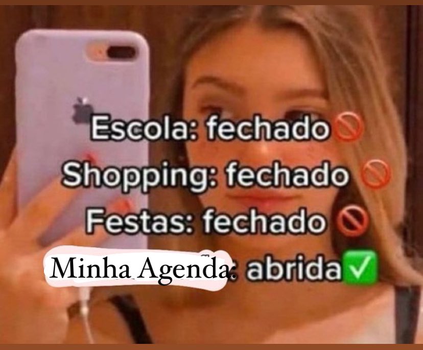 AtherisToffana's tweet photo. Bom diiiiia! 
Só passando para avisar que a agenda de leitura de mãos &amp; tarot desse mês  tá aberta ♥️🍓🍒 https://t.co/qLsmheLUlr