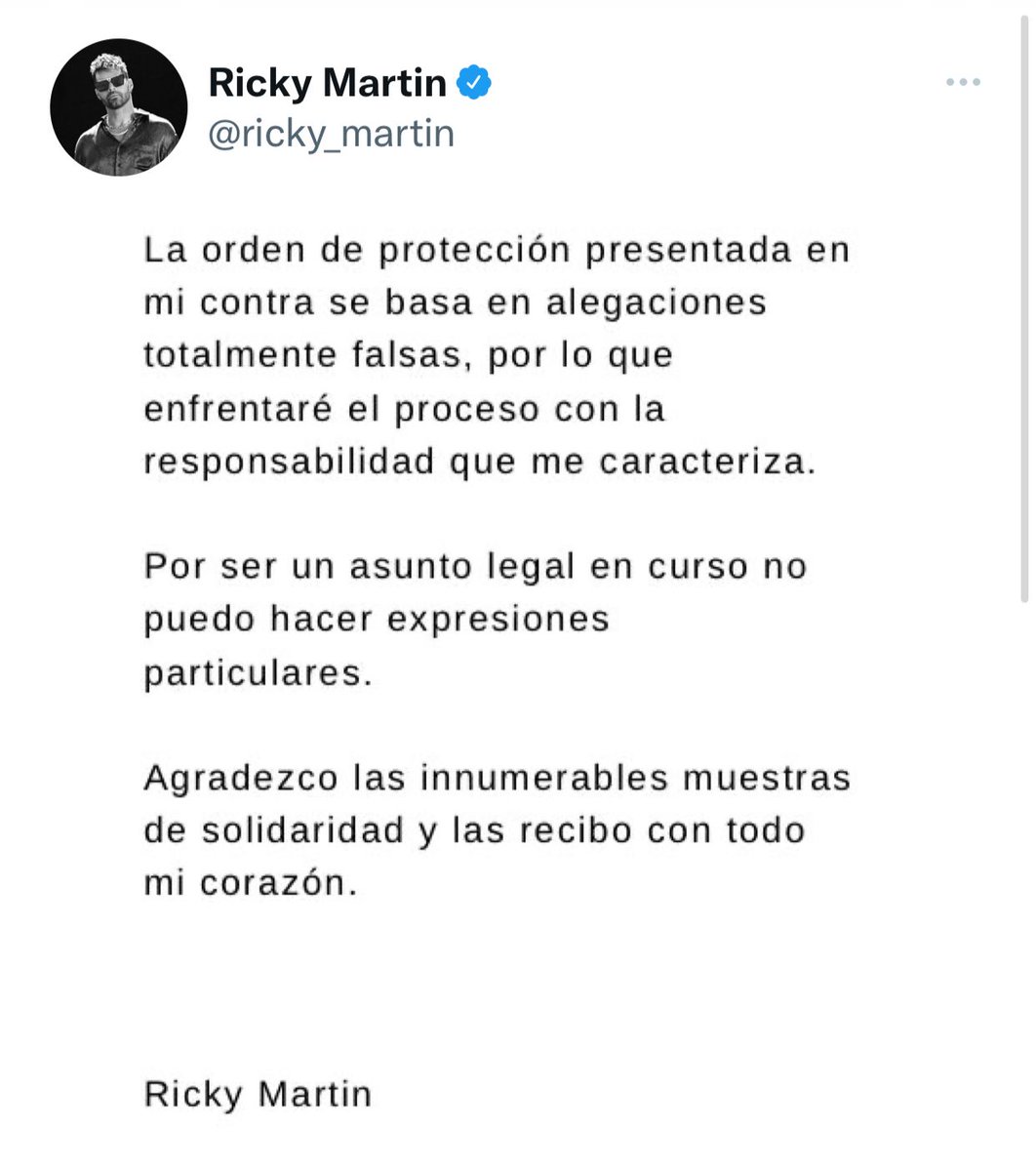 sololy1's tweet photo. @ricky_martin el mundo entero #siempreConVos y #EsperandoLoNuevo @RMwebteam @lonuestrofco https://t.co/0Rm1TPzpJE
