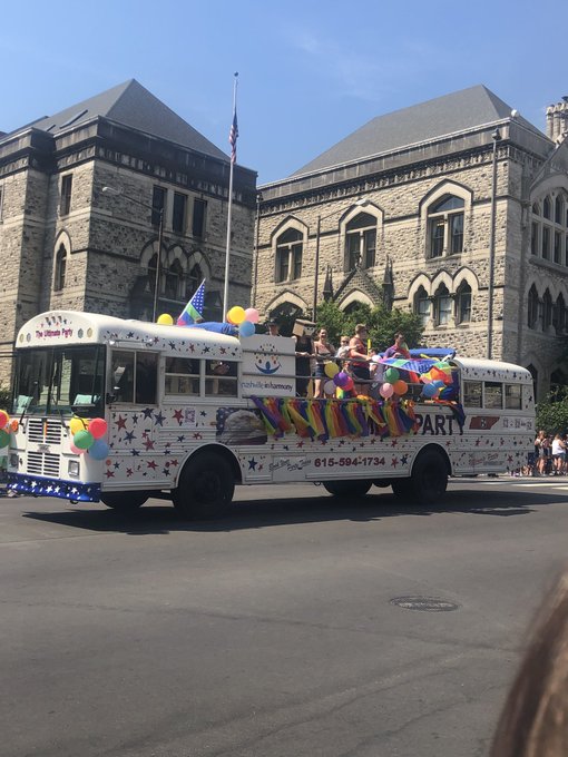 The collection of cool buses/cars spotted at pride ❤️💕 https://t.co/MG64kk4NJD<a href="/tag/chasitycage"class="tags"><span>#chasitycage</span></a>