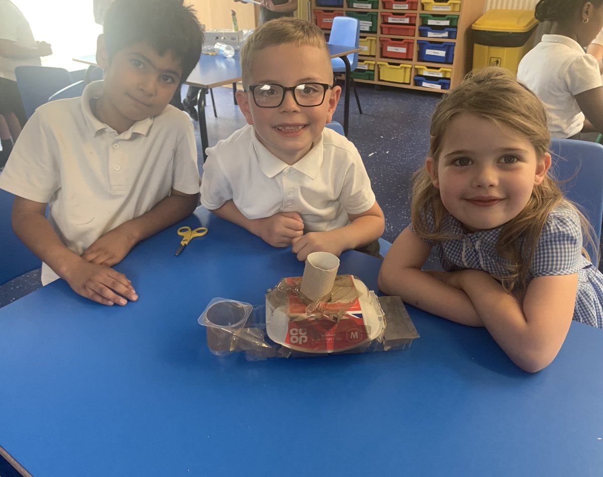 MrsScottBF's tweet photo. Working together to make narrow boats in DT. Next week we paint them and give them a name @HeadBeechfield @BFS_Watford @MrsWMohranBFS https://t.co/QQ2ABz14De