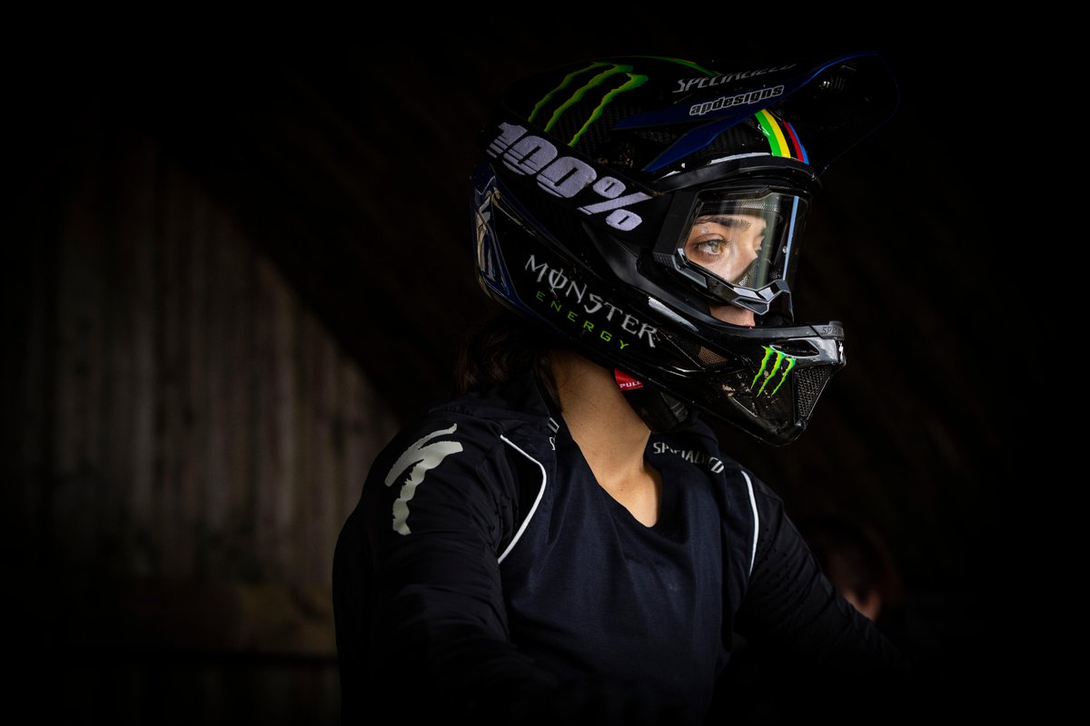MonsterEnergyBG's tweet photo. Не спирай да преследваш мечтите си #IzabelaYankova! 
Добре дошла в семейството на Monster Energy!

👉https://t.co/02EU4JNO1y👈

#MonsterEnergy #MTB #Downhill https://t.co/BmI84zF86X