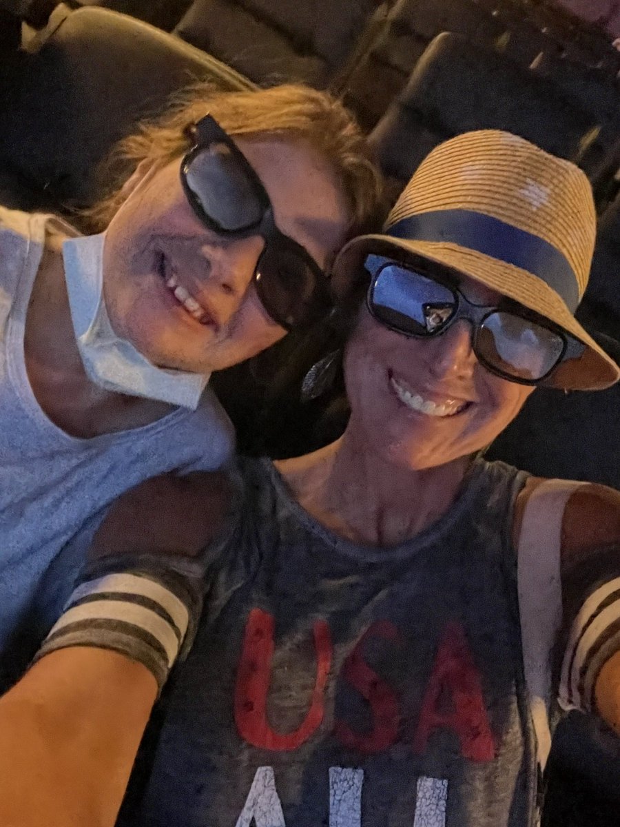 Killin_itFtness's tweet photo. Weekend fun movie and fireworks https://t.co/HoKrkT4XGA