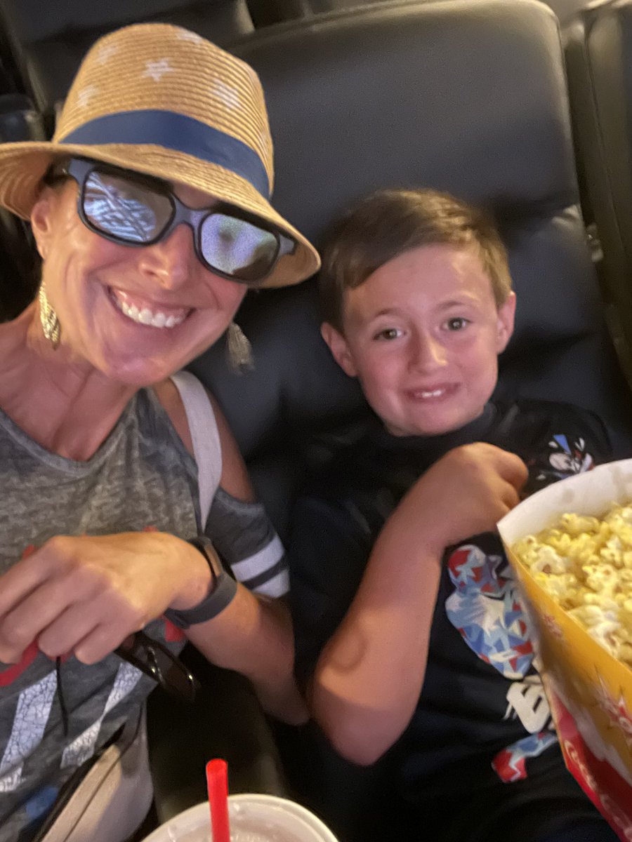 Killin_itFtness's tweet photo. Weekend fun movie and fireworks https://t.co/HoKrkT4XGA