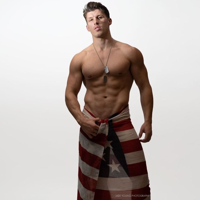 Happy 4th of July❤️ https://t.co/aOpRLw1EKF