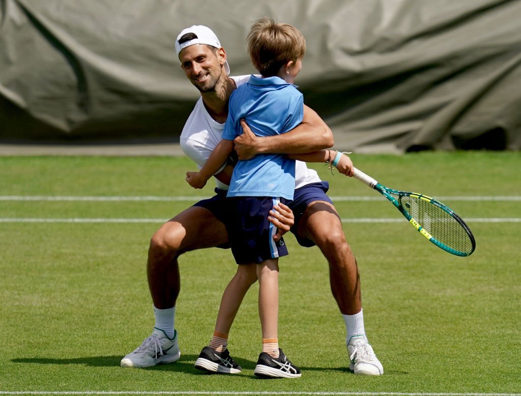 petexiao1's tweet photo. the priceless love of father and son❤️(📷Getty) https://t.co/li3MRByBYS