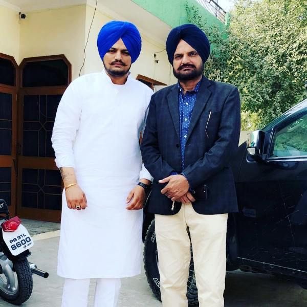 gagansaira's tweet photo. Listening to @iSidhuMooseWala’s father today broke the soul again.
This immense suffering at heart isn’t withering away. And i hope that Punjab shares the pain with his parents in this very painful journey and never forgets what he has left behind

#MoosewalaParentsSeekJustice https://t.co/VH7fLE41QL