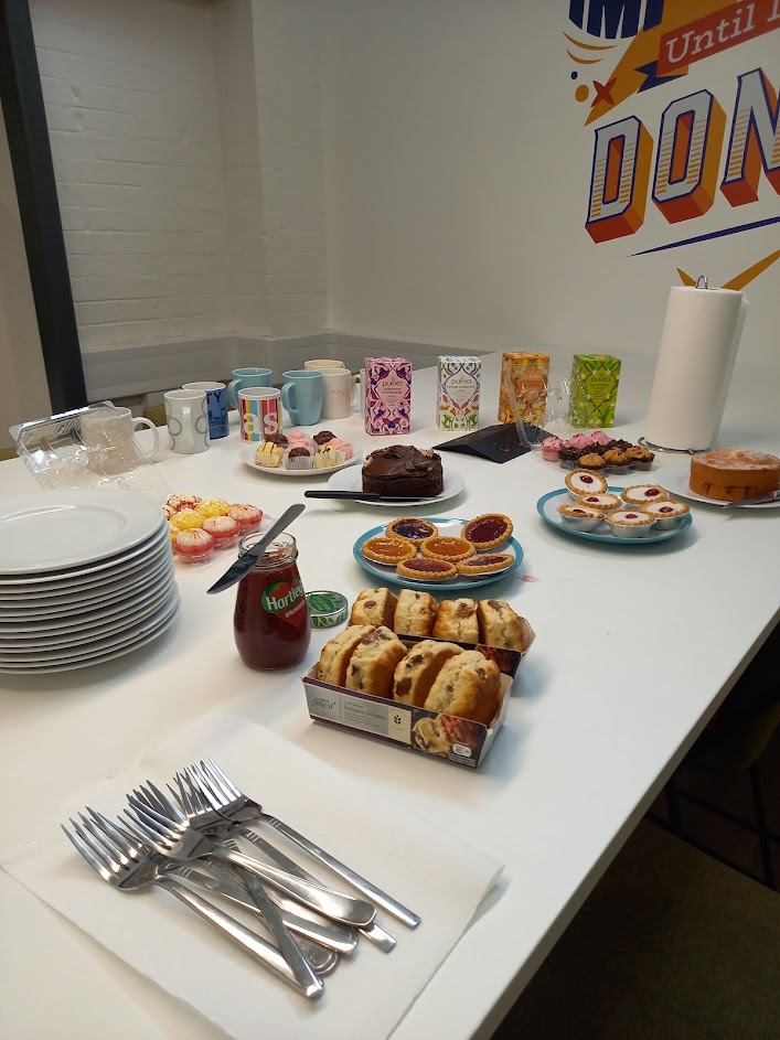 Everyone at Performance works incredibly hard, but we know how to have fun as well! If we aren't comparing outstanding work, we’re battling it out over rounders, table tennis, regular pizza parties, a Thursday drinks fridge and afternoon teas 😊