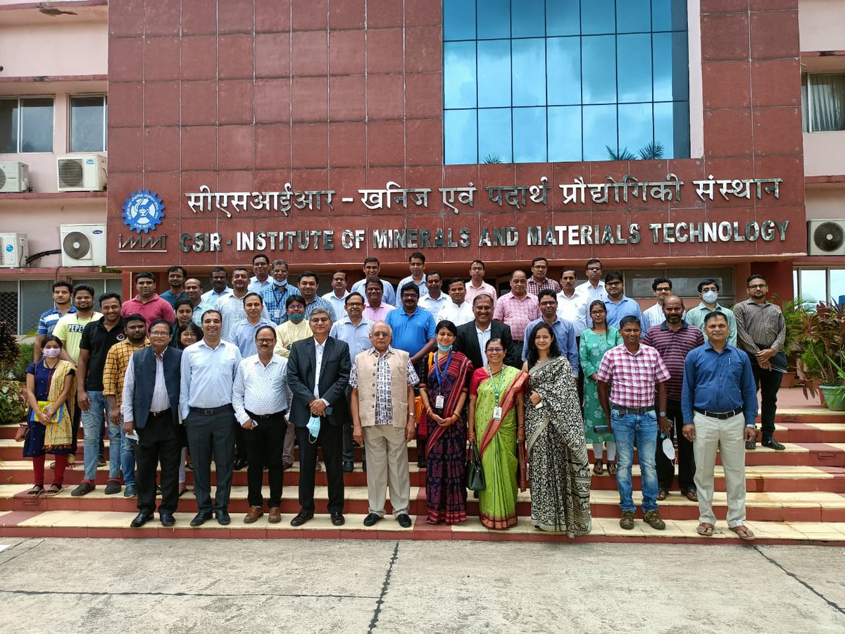SBasuIITD's tweet photo. Visit of former PSA to Govt of India, Dr R Chidambaram to CSIR-IMMT on the occasion of Bhubaneswar Knowledge Cluster (BCKIC) meeting. @csirimmt @CSIR_IND @Alok_Dhawan @IndiaDST @EduMinOfIndia @VigyanPrasar @dgcsirIndia @BCKIC #bckic #Bhubaneswar @PIB_India https://t.co/rN8YUXjCSI