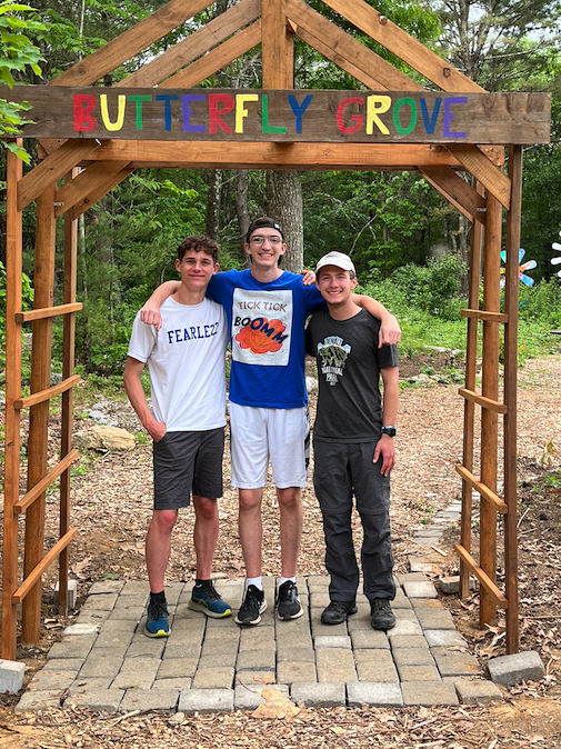 OurEarthEvryDay's tweet photo. Darren Belanger and a group of students decided to construct an archway into a shaded garden area on the farm called  “The ‘Butterfly Grove” at Turn Back Time farm in Paxton, MA.  They hope their project creates a welcoming sense of community for all!
https://t.co/limxZml9Se https://t.co/WPHcpdskAx