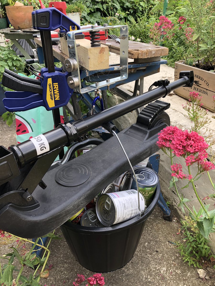 CraigMarston's tweet photo. Hookeโs law with this chonky little spring. Just over 14kg and it only deflected 1.8mm!
Requires more beans ๐
#DoingAScience https://t.co/RidXEdEJx2